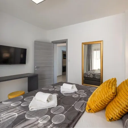 30957 - Fijala Apartment